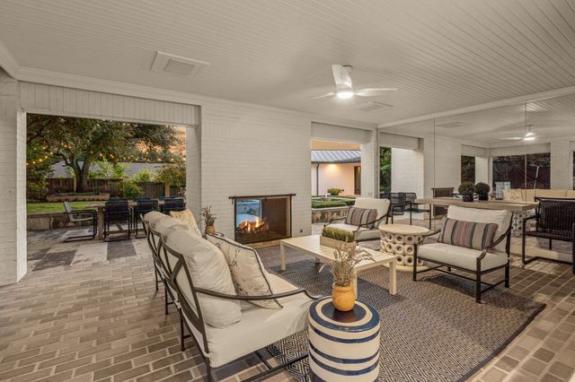 5849 Merrymount Road, Westover Hills, TX 76107