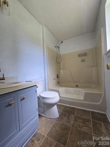 2601 Briar Trail Court, Matthews, NC 28104