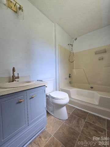 2601 Briar Trail Court, Matthews, NC 28104