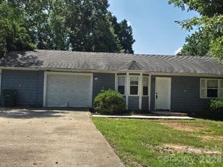 2601 Briar Trail Court, Matthews, NC 28104