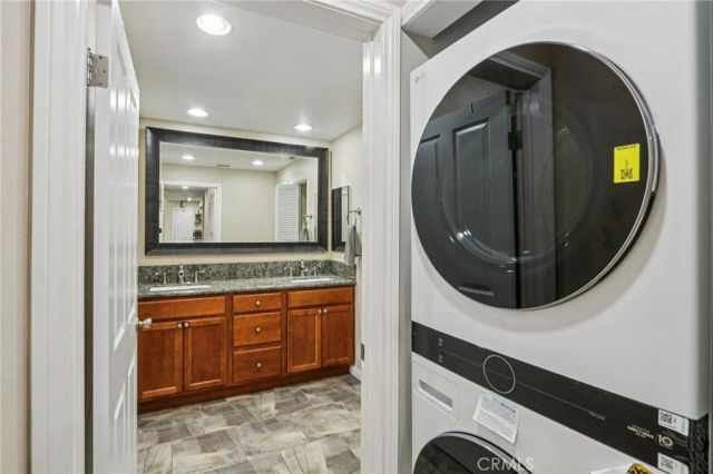 24111 Del Monte 3, Valencia, CA 91355