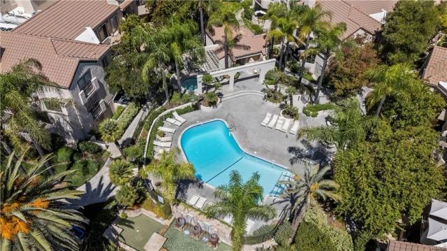 24111 Del Monte 3, Valencia, CA 91355