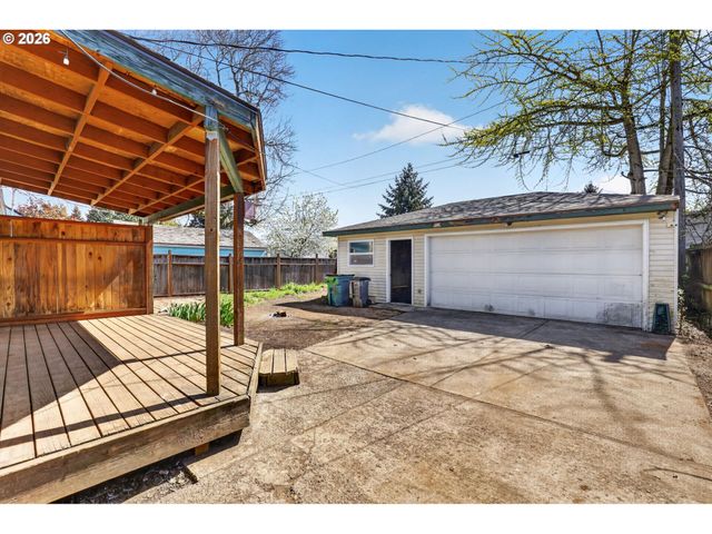 2607 E 26TH St, Vancouver, WA 98661