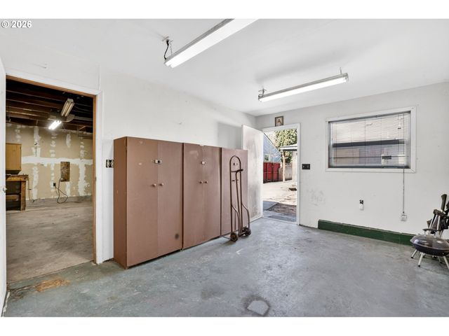 2607 E 26TH St, Vancouver, WA 98661