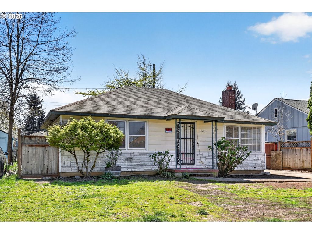 2607 E 26TH St, Vancouver, WA 98661