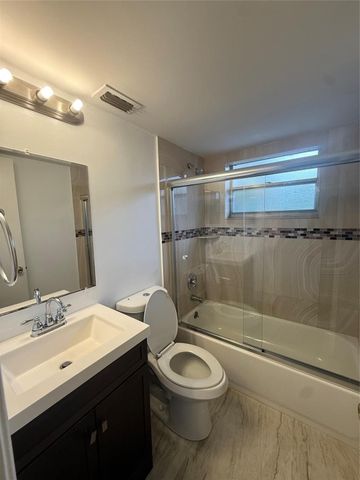 2730 Forest Hills Boulevard 204, Coral Springs, FL 33065