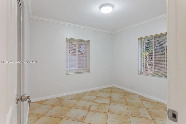 830 NW 74th St, Miami, FL 33150