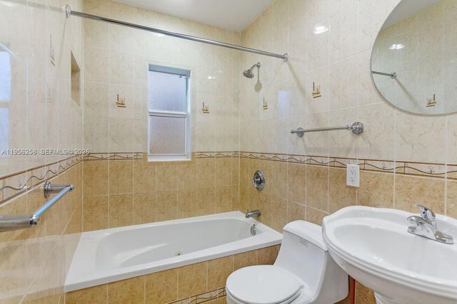 830 NW 74th St, Miami, FL 33150