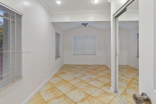 830 NW 74th St, Miami, FL 33150