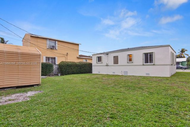 830 NW 74th St, Miami, FL 33150