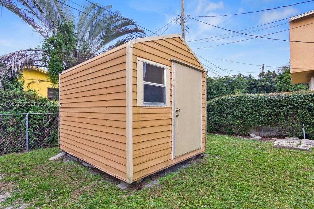 Image 18 of property listing at 830 NW 74th St, Miami, FL 33150