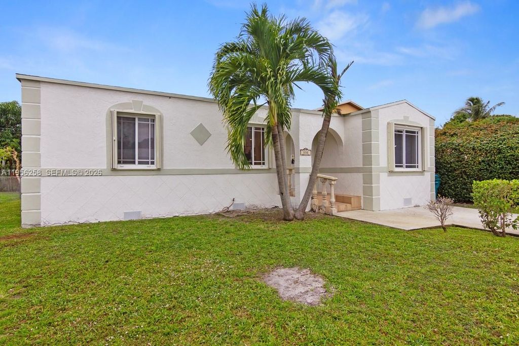 Image 2 of property listing at 830 NW 74th St, Miami, FL 33150
