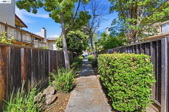 935 Cherry Glen Cir 219, Fremont, CA 94536