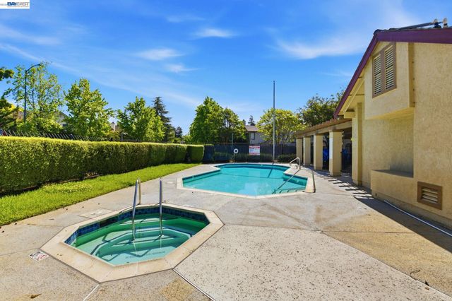 935 Cherry Glen Cir 219, Fremont, CA 94536