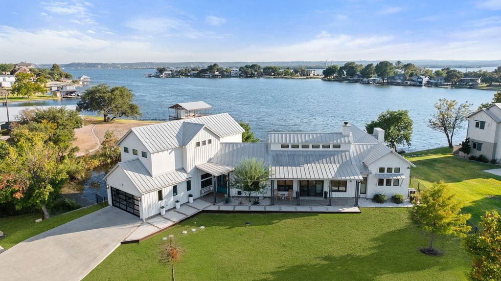 703 Woodland Hills DR, Granite Shoals, TX 78654