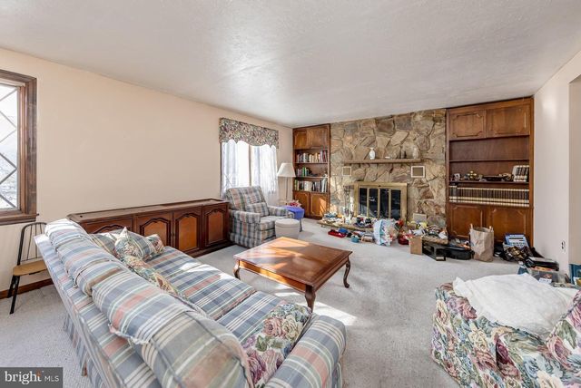 330 FIRST AVE, Lindenwold, NJ 08021