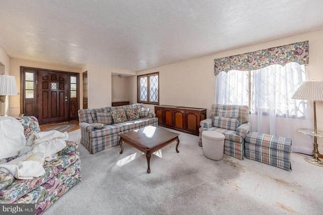 330 FIRST AVE, Lindenwold, NJ 08021