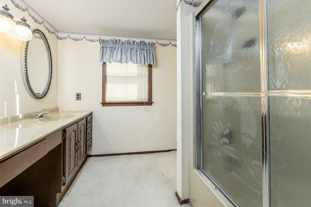 330 FIRST AVE, Lindenwold, NJ 08021