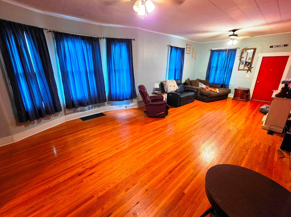 Image 12 of property listing at 227 E Bennett Street, Salem, IL 62881