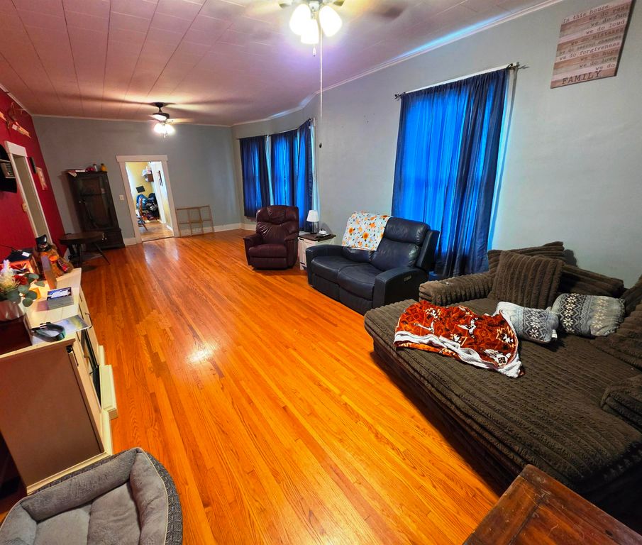 Image 14 of property listing at 227 E Bennett Street, Salem, IL 62881