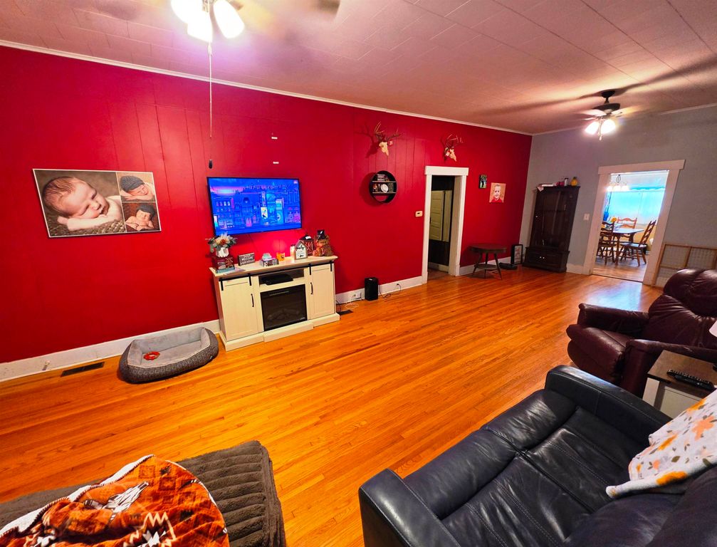 Image 15 of property listing at 227 E Bennett Street, Salem, IL 62881