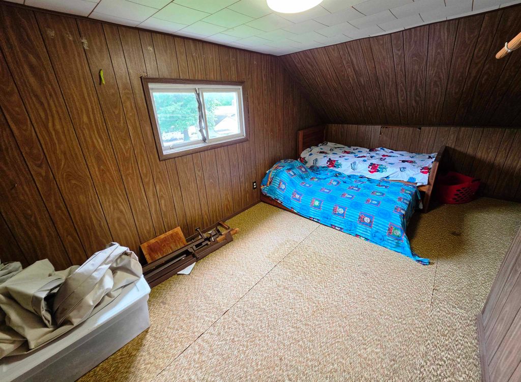 Image 20 of property listing at 227 E Bennett Street, Salem, IL 62881