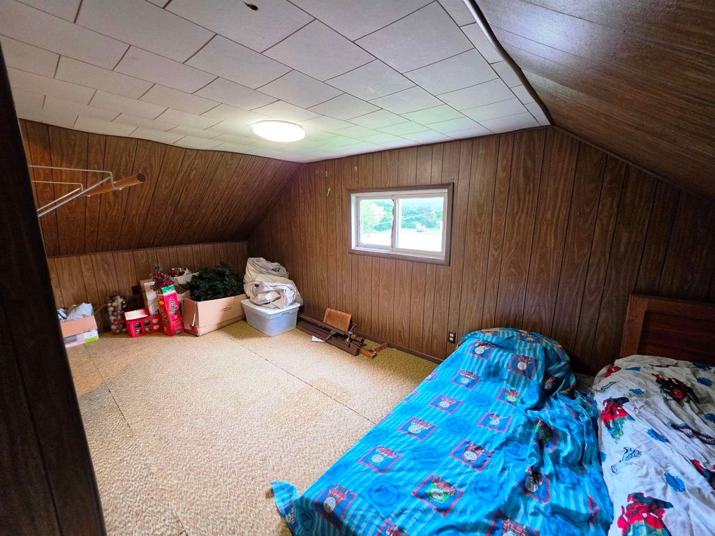 Image 22 of property listing at 227 E Bennett Street, Salem, IL 62881