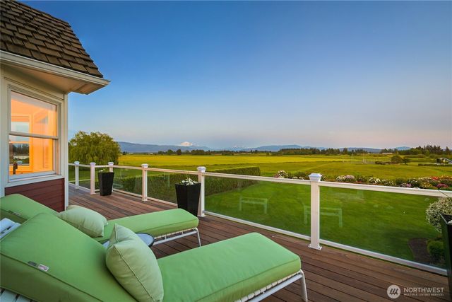 359 E Wiser Lake Road, Lynden, WA 98264