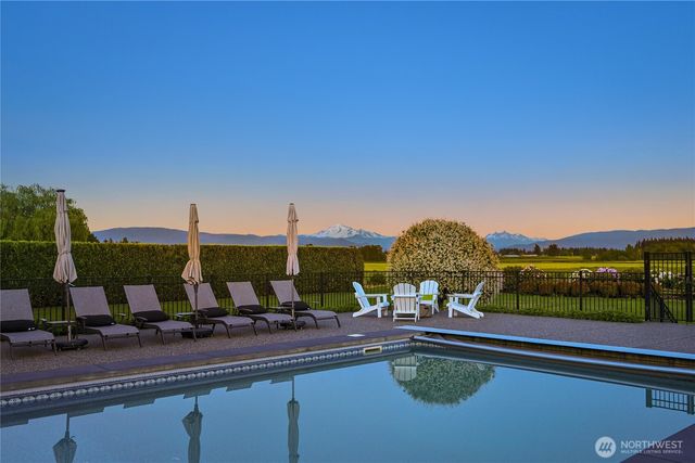 359 E Wiser Lake Road, Lynden, WA 98264