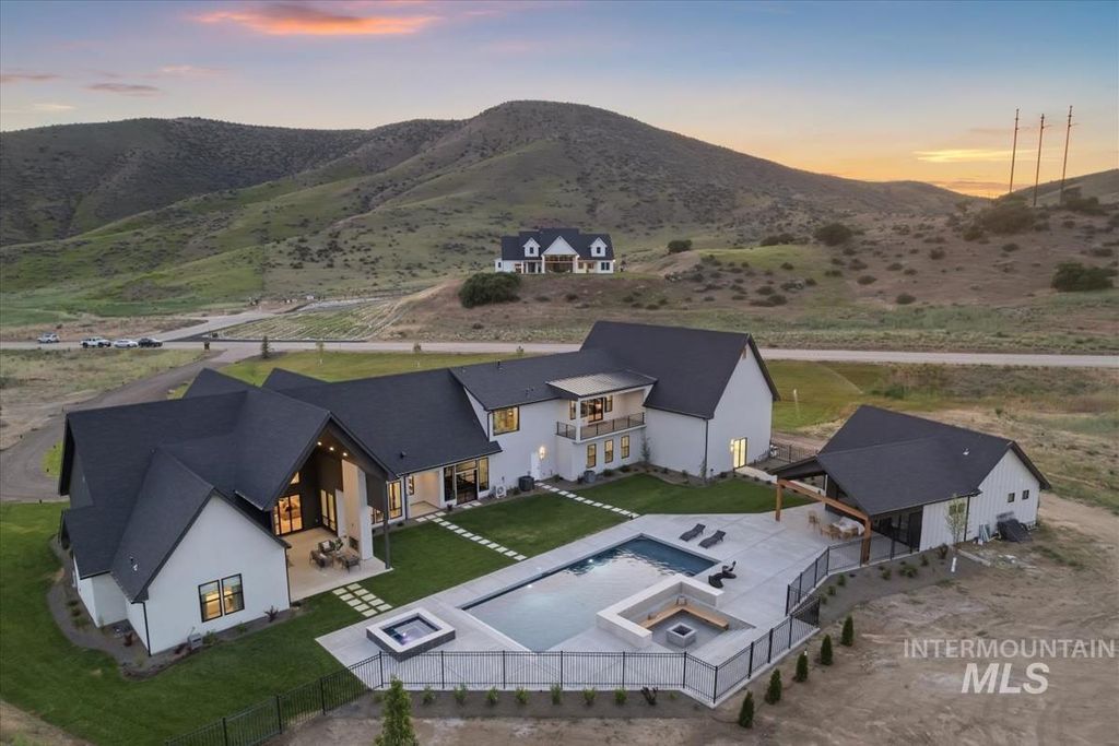 6162 N High Valley Way, Boise, ID 83714
