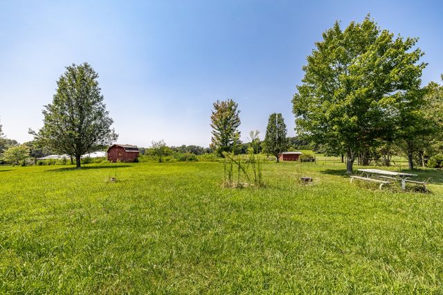 241 Corinth Rd, Portland, TN 37148