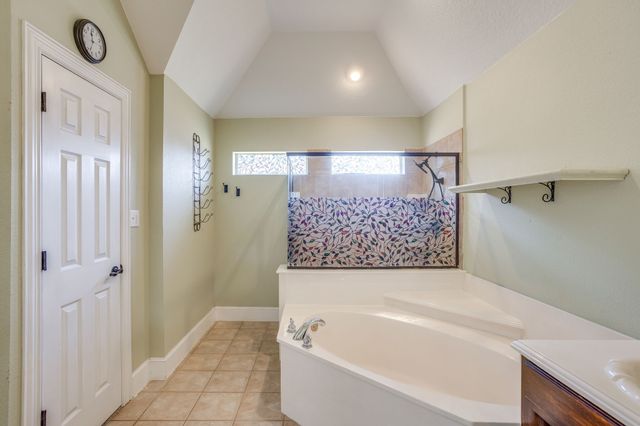 170 S Bear Creek Lane, Cresson, TX 76035