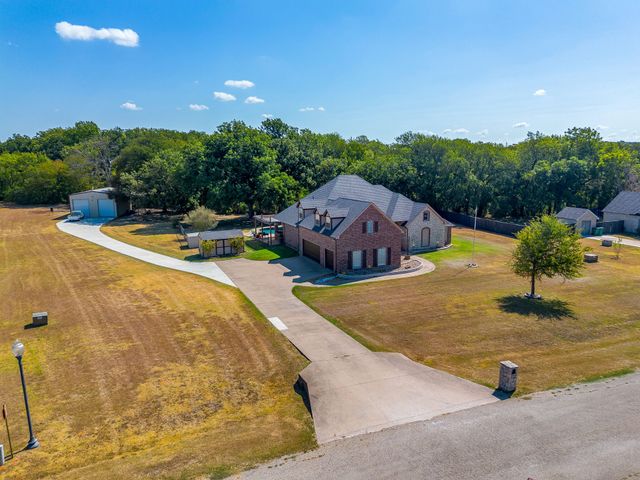 170 S Bear Creek Lane, Cresson, TX 76035
