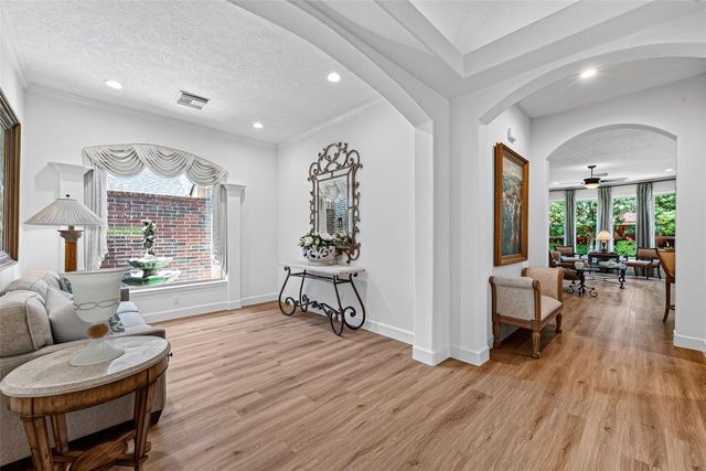 1223 Parkhaven Lane, Houston, TX 77077