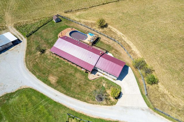 38482 Scout Road, Logan, OH 43138