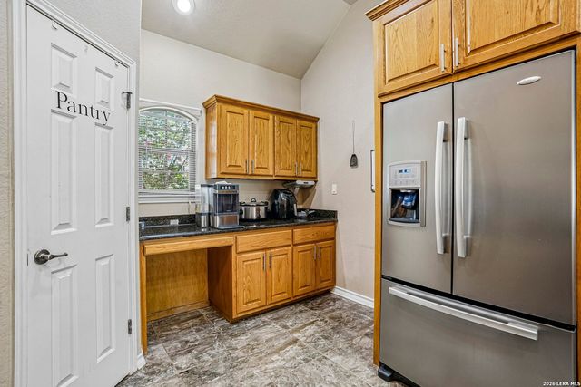 108 Medora Branch, Floresville, TX 78114