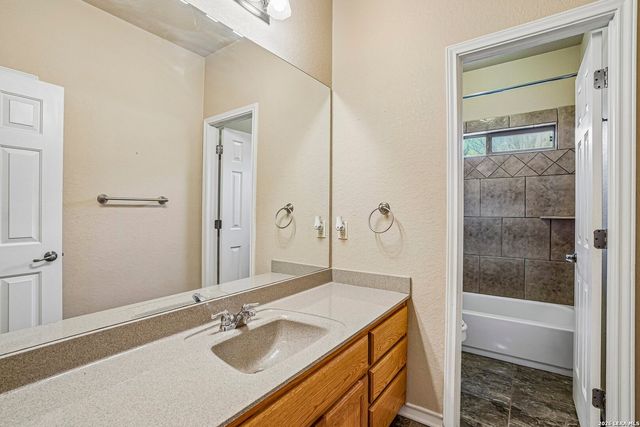 108 Medora Branch, Floresville, TX 78114