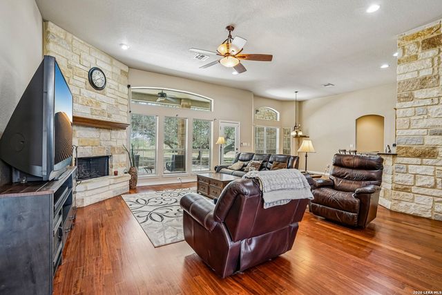 108 Medora Branch, Floresville, TX 78114