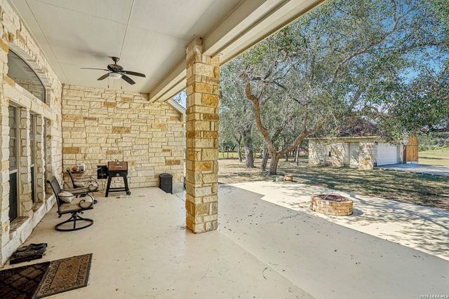 108 Medora Branch, Floresville, TX 78114