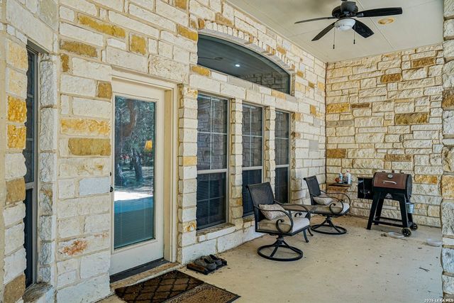 108 Medora Branch, Floresville, TX 78114