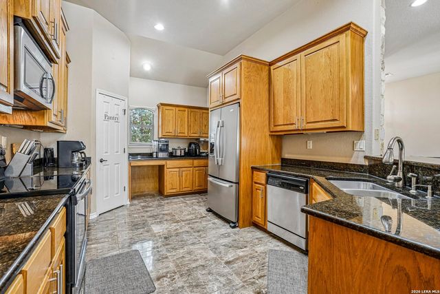 108 Medora Branch, Floresville, TX 78114