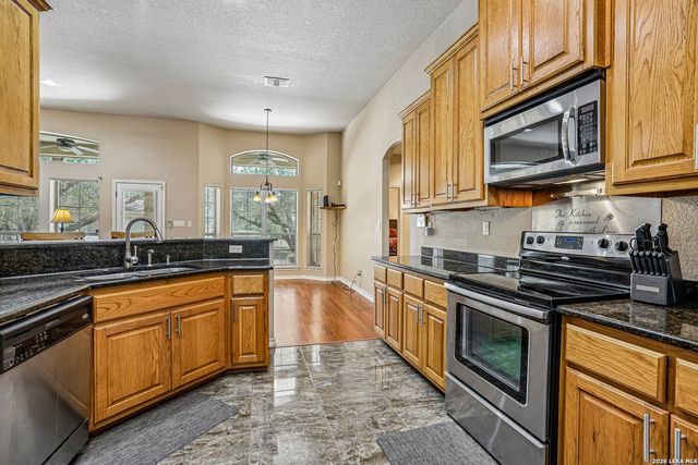 108 Medora Branch, Floresville, TX 78114