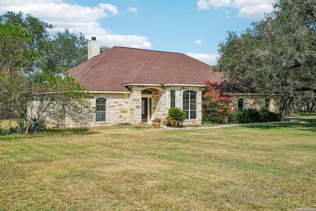 108 Medora Branch, Floresville, TX 78114