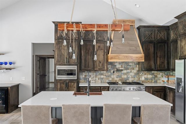 501 Buckboard Lane, Midwest City, OK 73130