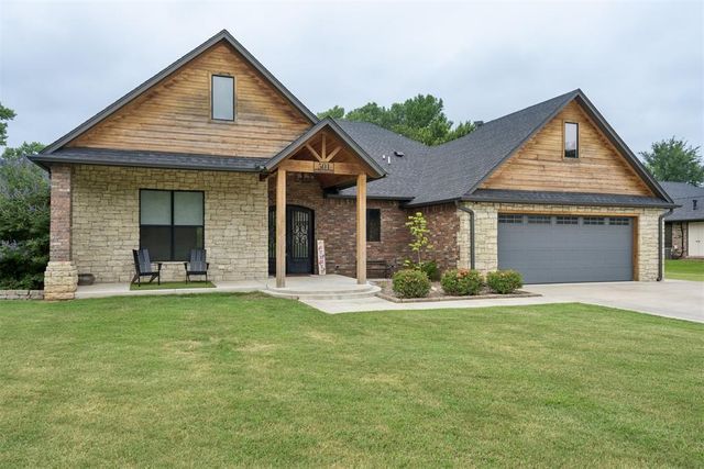 501 Buckboard Lane, Midwest City, OK 73130