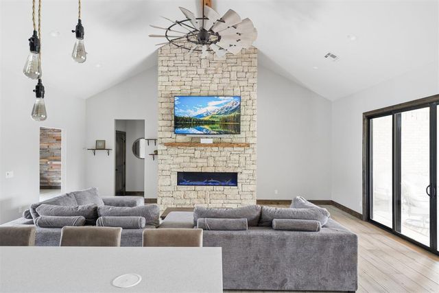 501 Buckboard Lane, Midwest City, OK 73130