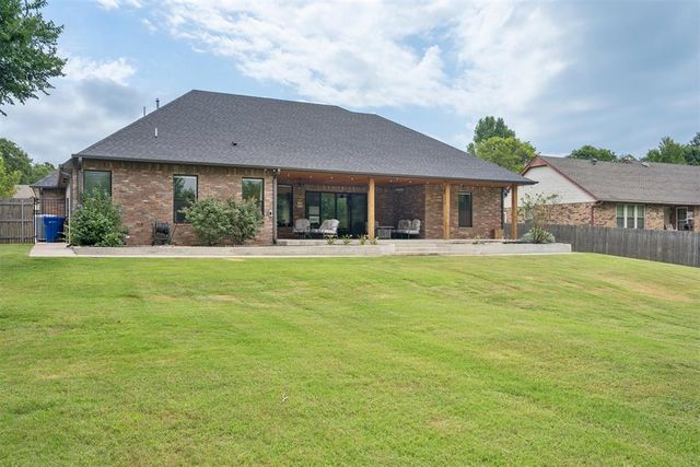 501 Buckboard Lane, Midwest City, OK 73130