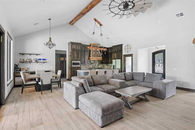 501 Buckboard Lane, Midwest City, OK 73130