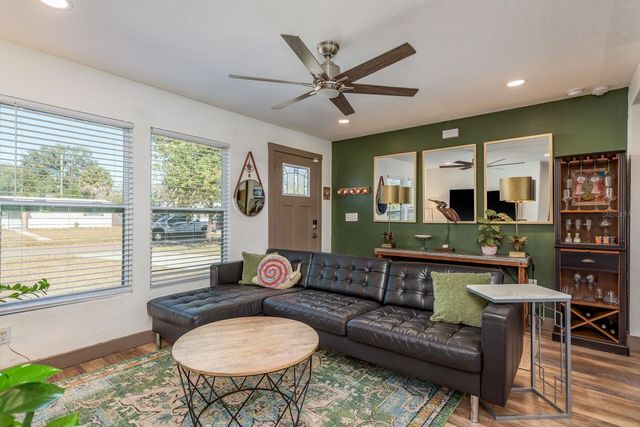 4430 W TRILBY AVENUE, Tampa, FL 33616