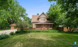 300 S Ash St, Lennox, SD 57039